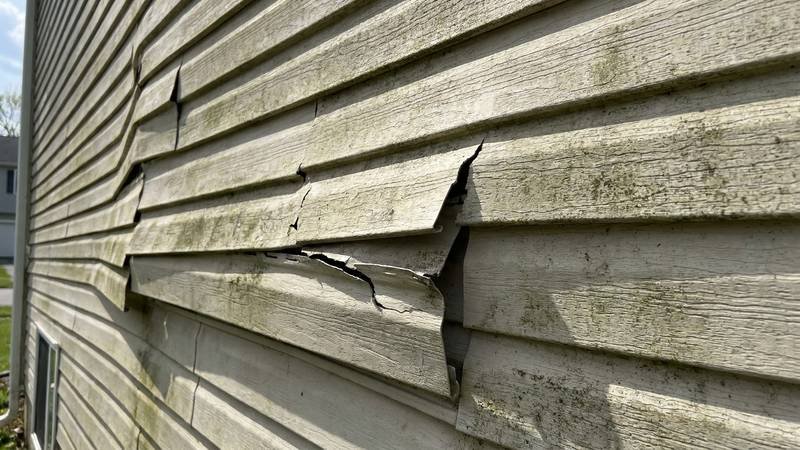 Signs Your Vinyl Siding Needs Replacement
